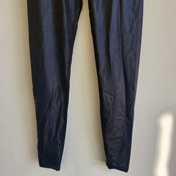 BEYOND YOGA GLOSS LEGGINGS - Picture 7 of 13